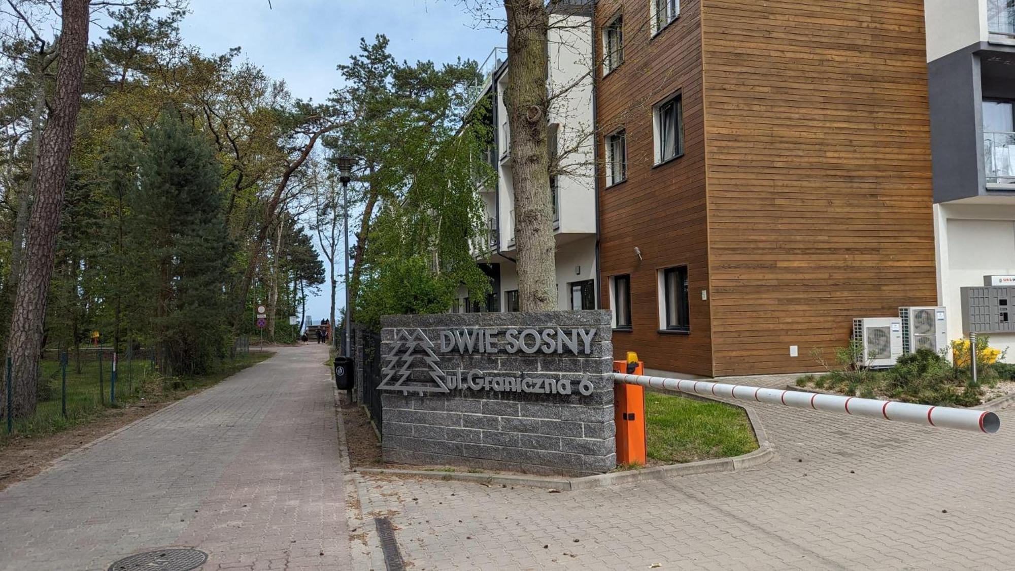 Dwie Sosny I Swierk Ustronie Morskie Luaran gambar